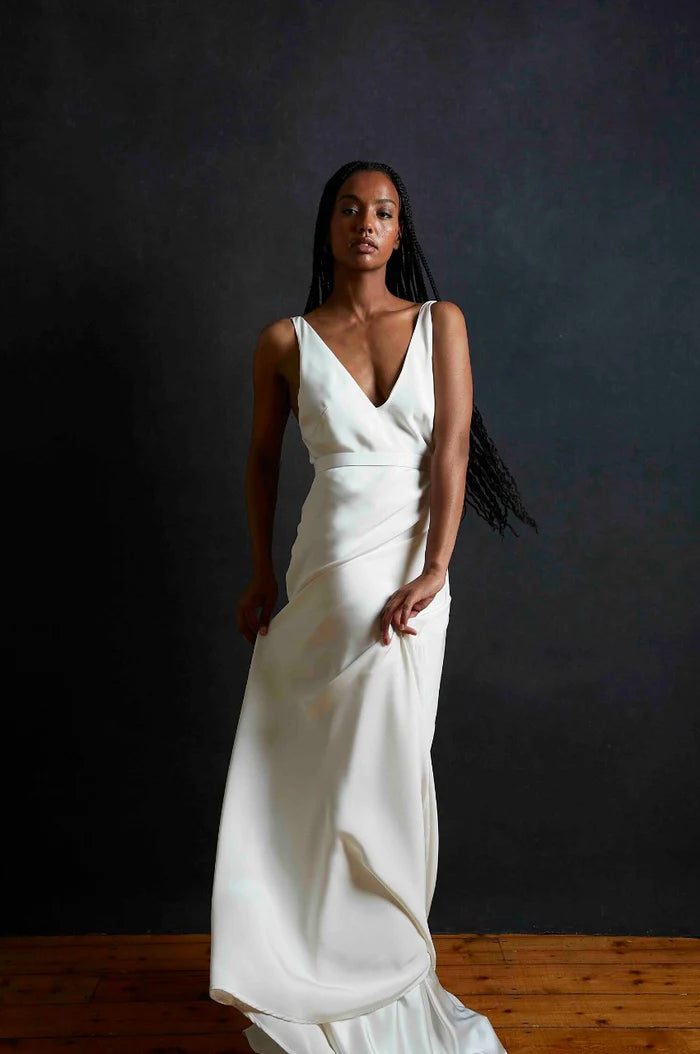 Harriette Gordon 1.2 Natural gown with 3.12 plain mikado silk belt